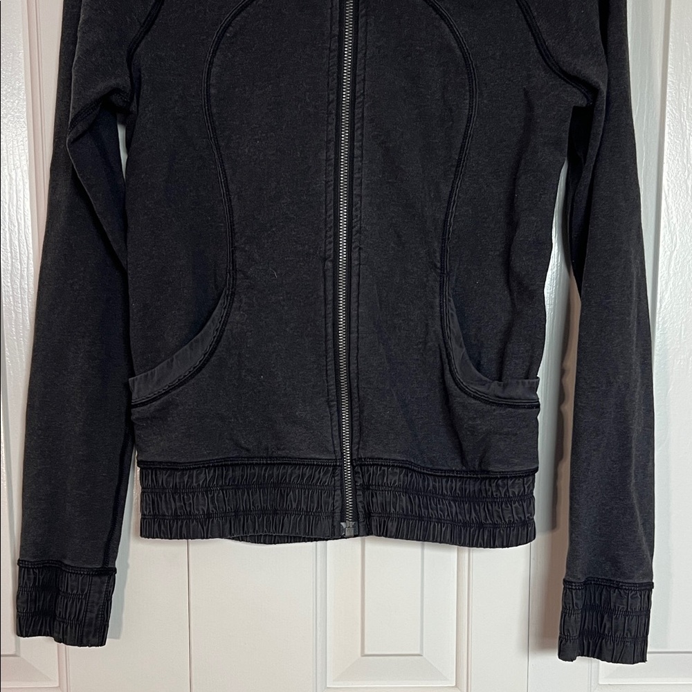 Women's Black Jacket Lululemon Scuba Collared neck zip up athletic sweater - Picture 3 of 8